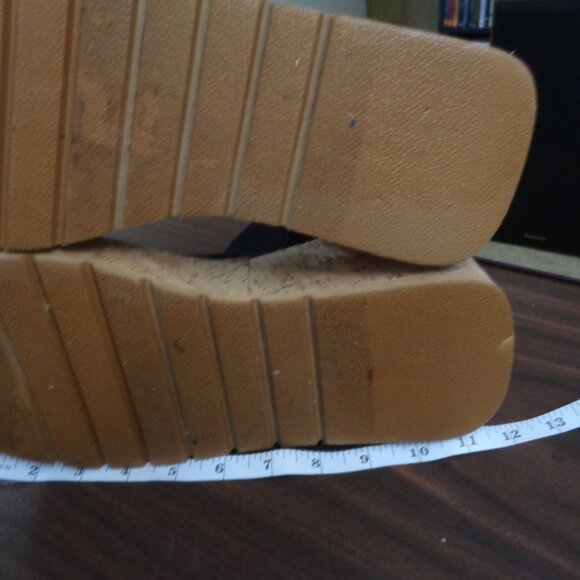 Torrid Triple Band Stretch Wedge Pre Owned  sz 13ww - Picture 5 of 7